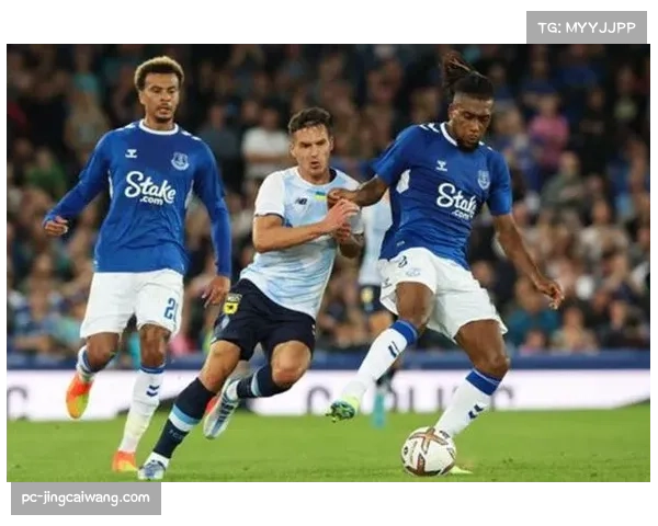 埃弗顿2-1诺丁汉森林,戴奇重返古迪逊公园取关键三分