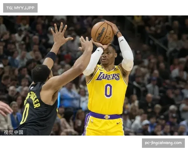 “热火147-116爵士,七人得分上双追平赛季最高分”